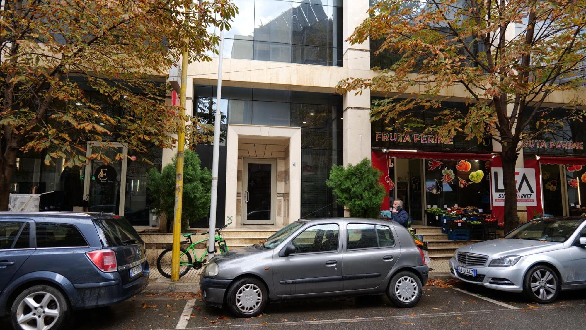 Top Location Kristi Apartments 05 Tirana Buitenkant foto