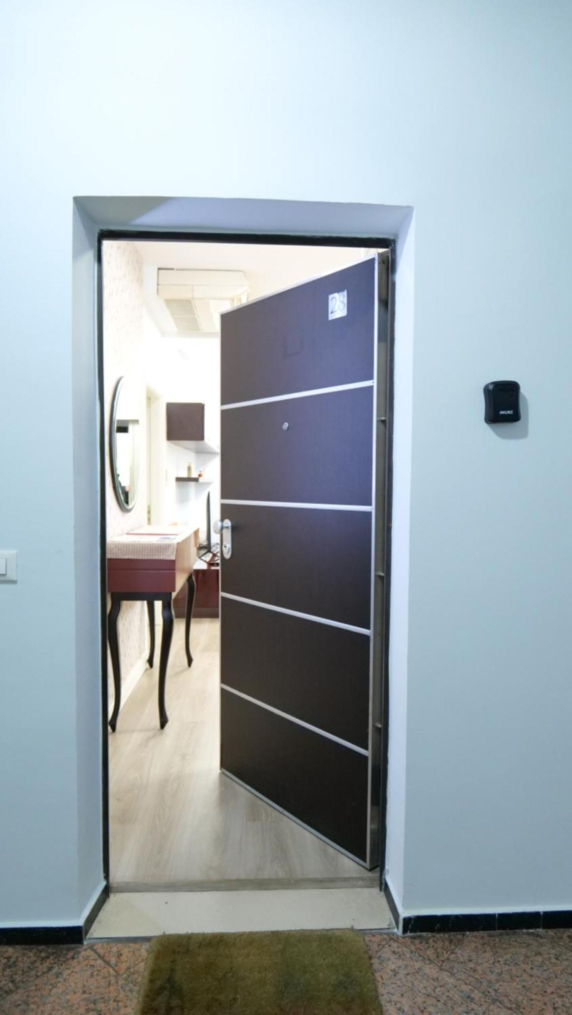 Top Location Kristi Apartments 05 Tirana Buitenkant foto